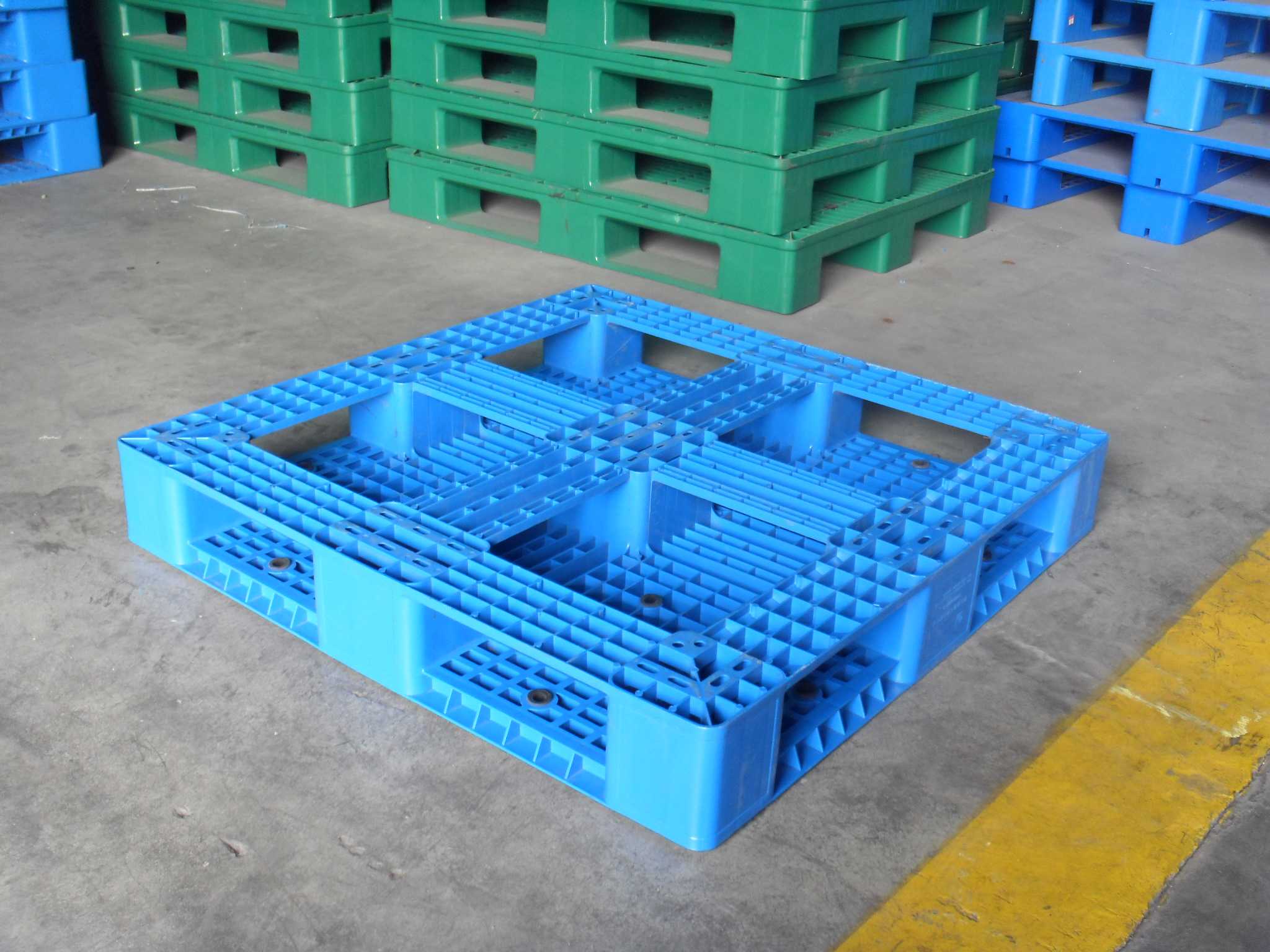 为机器人改筋骨换皮肉 塑料企业扎堆布局具身智能“轻量化”已小批量供货